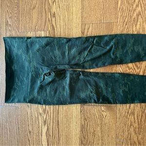 Spanx Look At Me Now Green Camo Leggings, Size L